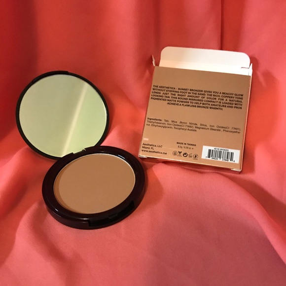 AESTHETICA SUNSET BRONZER 🌞☀️ - Picture 2 of 2